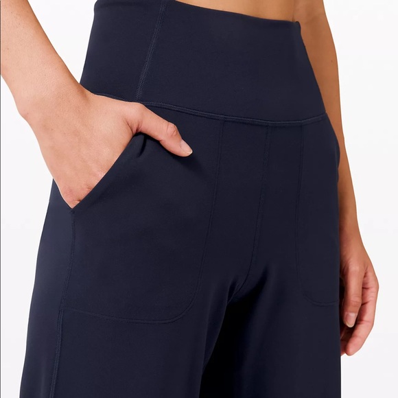 SOLD - Lululemon Align Wide Leg Crop Size 2 NWT - Picture 2 of 6